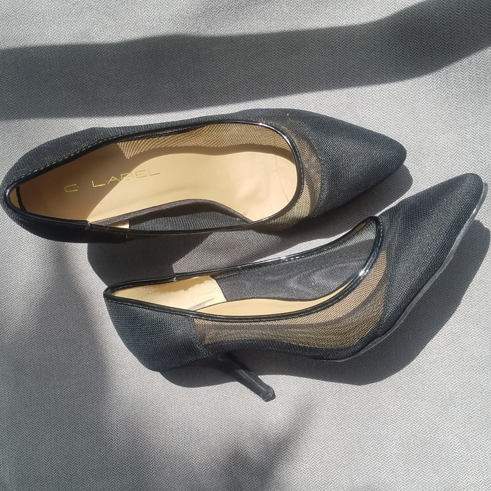 Black kitten heel pumps